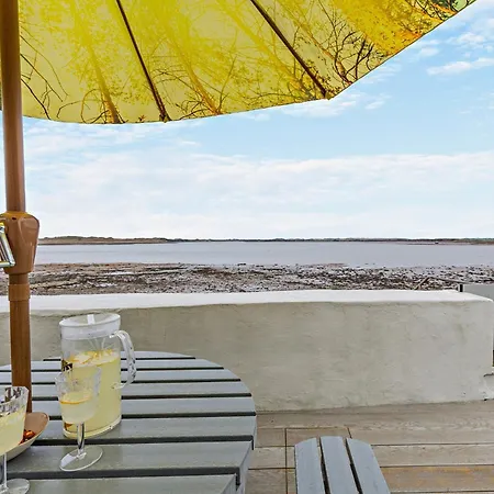 Dom wakacyjny 2 Bed In 95884 *